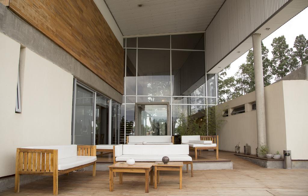 Herradura Hotel Suites Неукен Экстерьер фото
