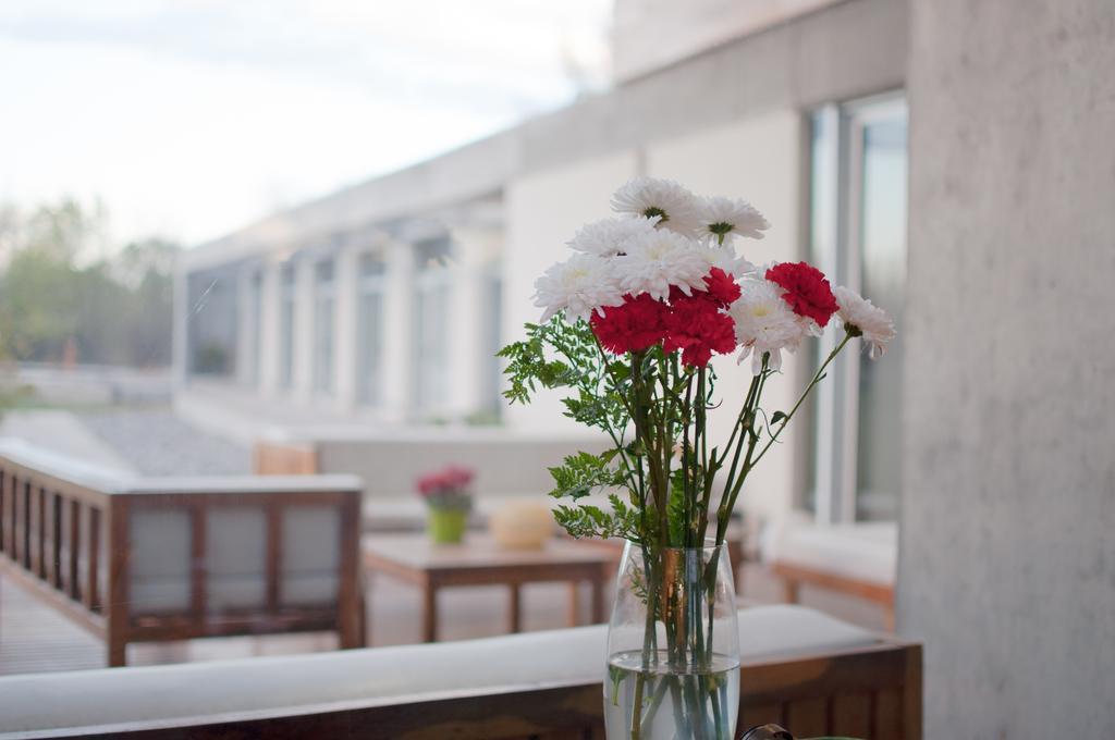 Herradura Hotel Suites Неукен Экстерьер фото