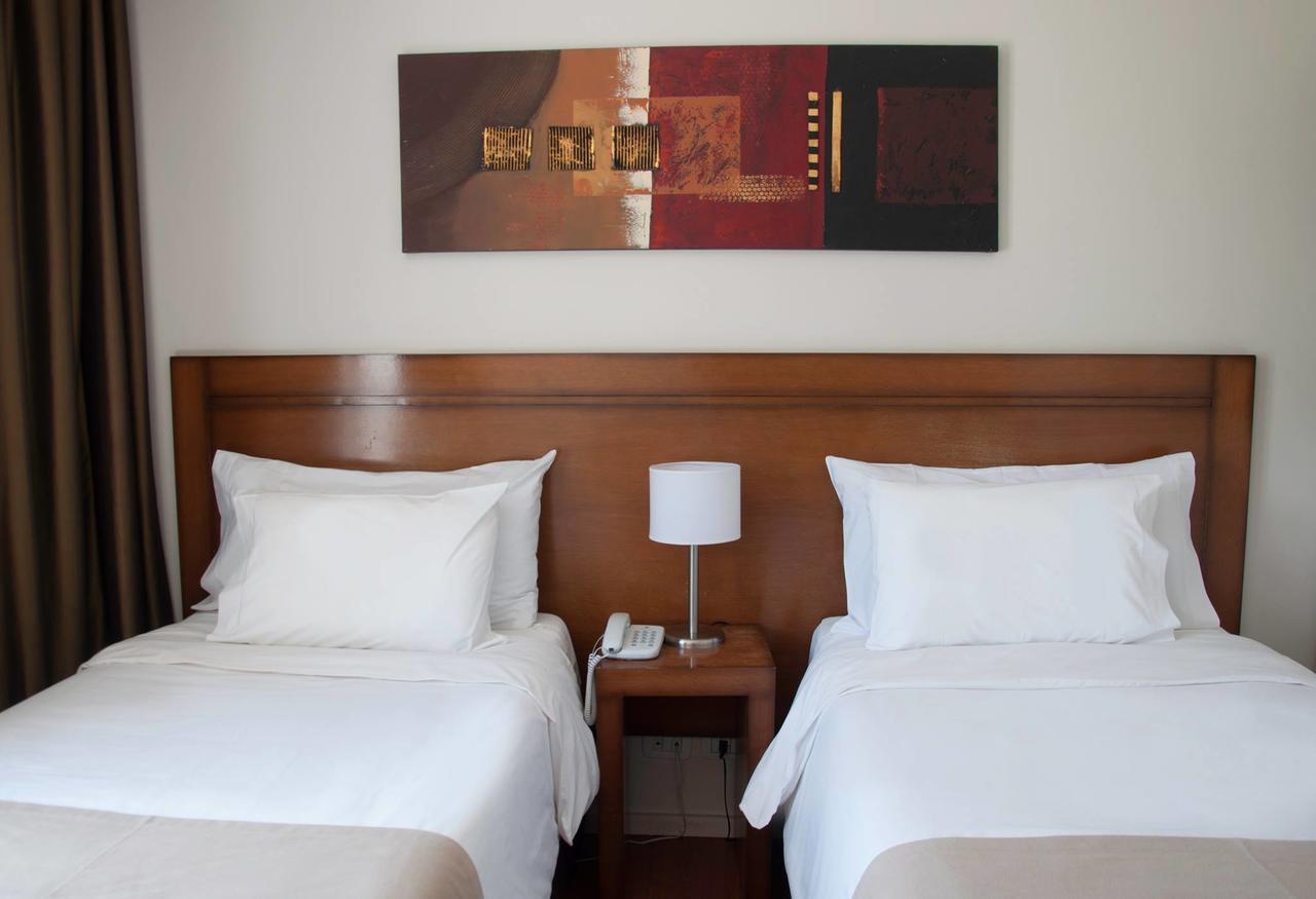 Herradura Hotel Suites Неукен Экстерьер фото