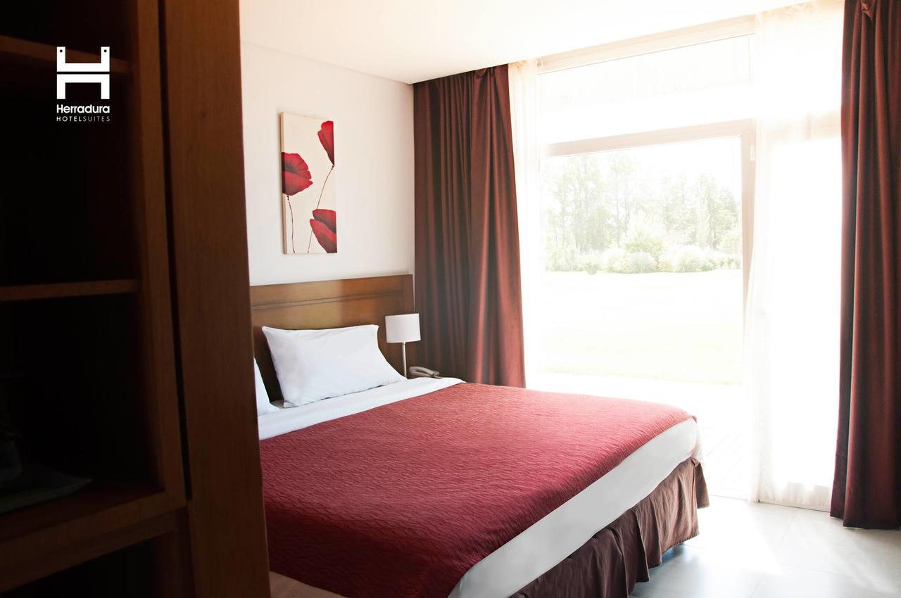 Herradura Hotel Suites Неукен Экстерьер фото