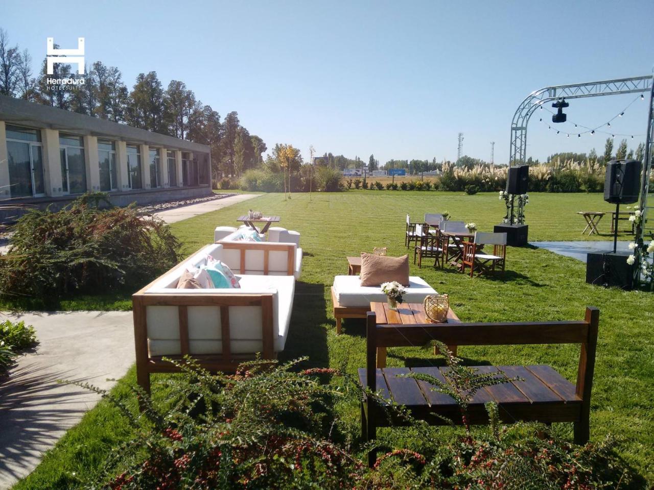 Herradura Hotel Suites Неукен Экстерьер фото