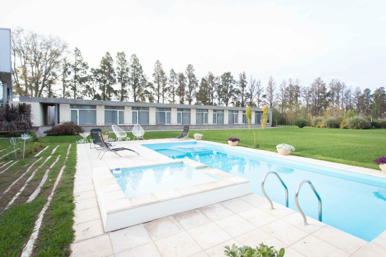Herradura Hotel Suites Неукен Экстерьер фото