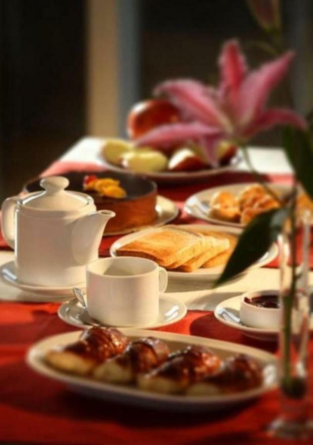Herradura Hotel Suites Неукен Экстерьер фото